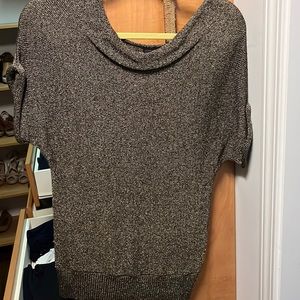 Gold wide neck top banded bottom